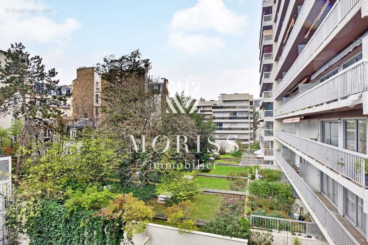 Appartement à PARIS-14E