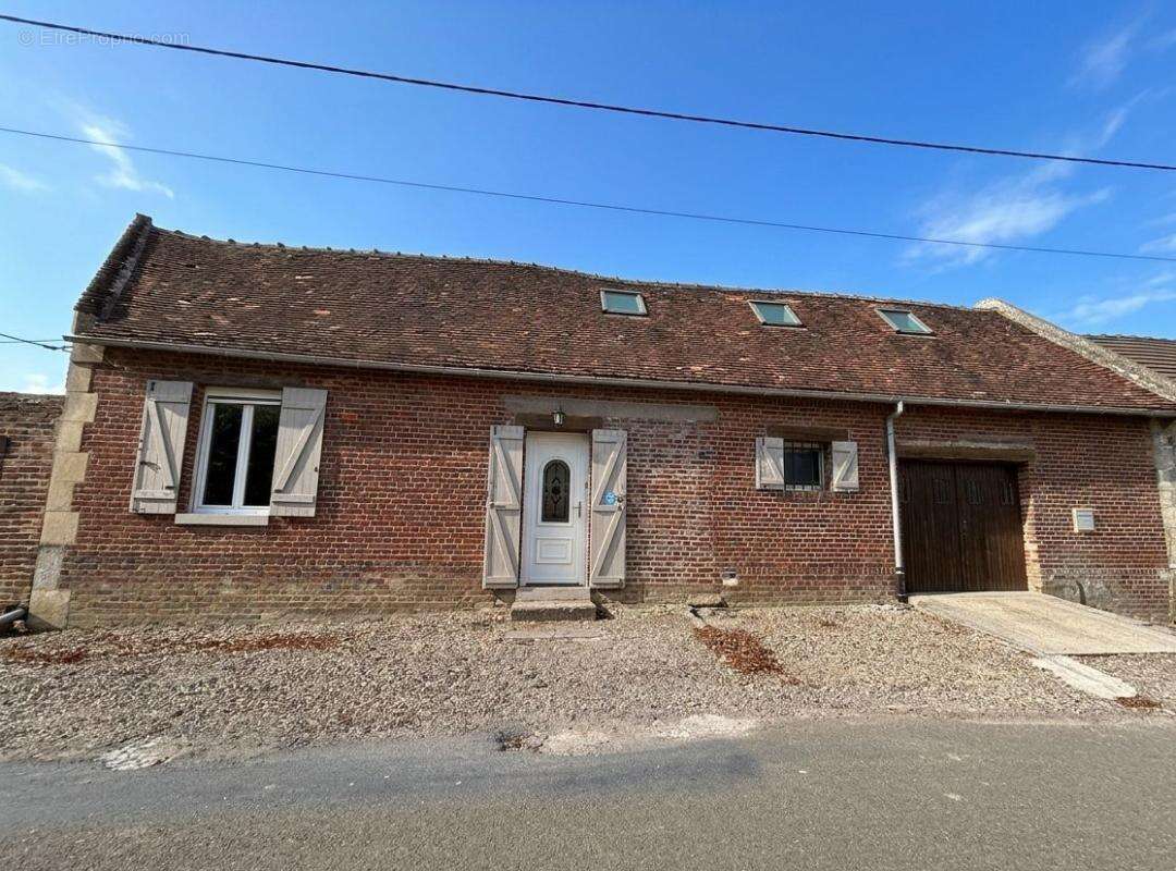 Maison à MONTGERAIN