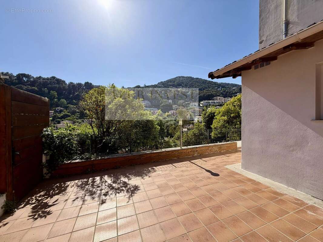 Appartement à ROQUEBRUNE-CAP-MARTIN