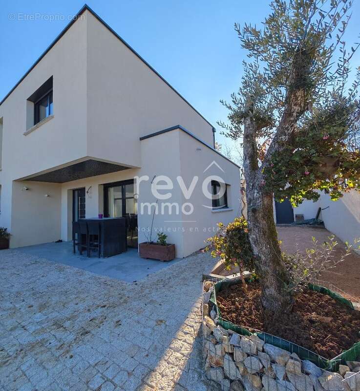 Maison à VILLARS-LES-DOMBES