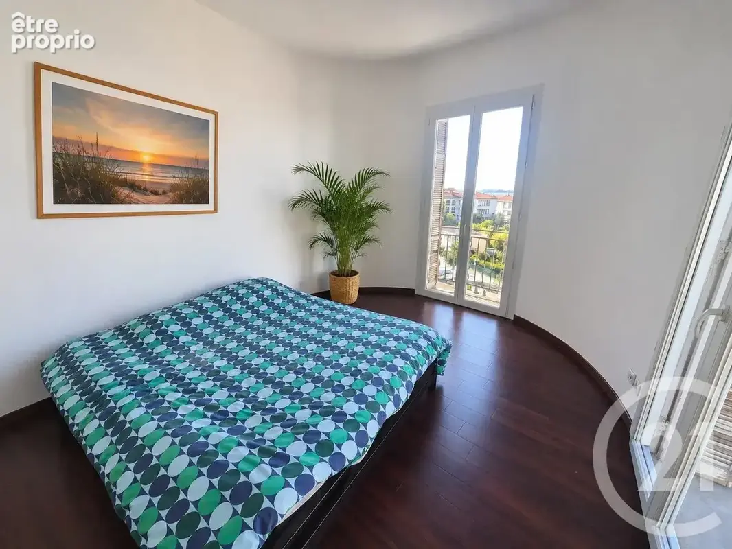 Appartement 5 pièces 115 m² à vendre à Toulon (83000) - photo 4