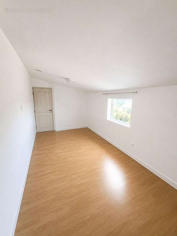 Maison 78 m² à Fougere  - photo 4