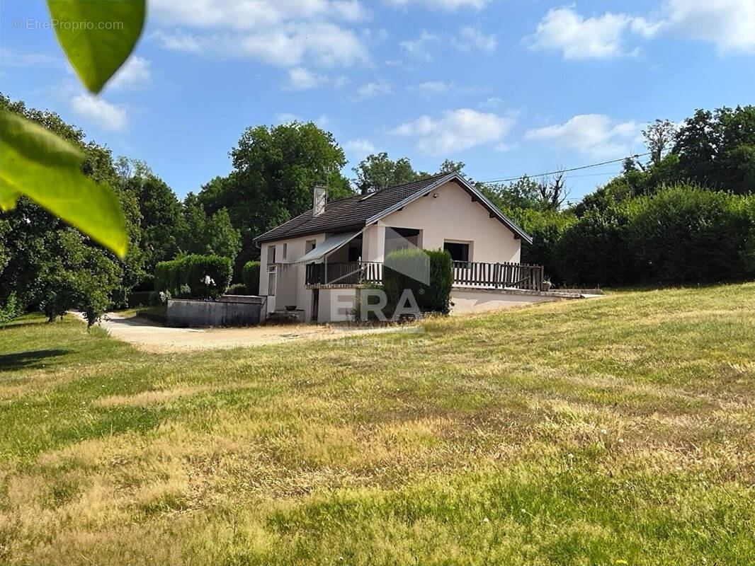 Maison à CHENECEY-BUILLON