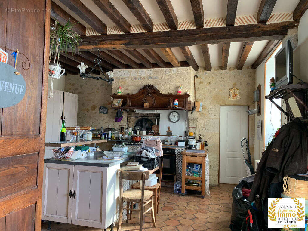 Maison à LE MELE-SUR-SARTHE