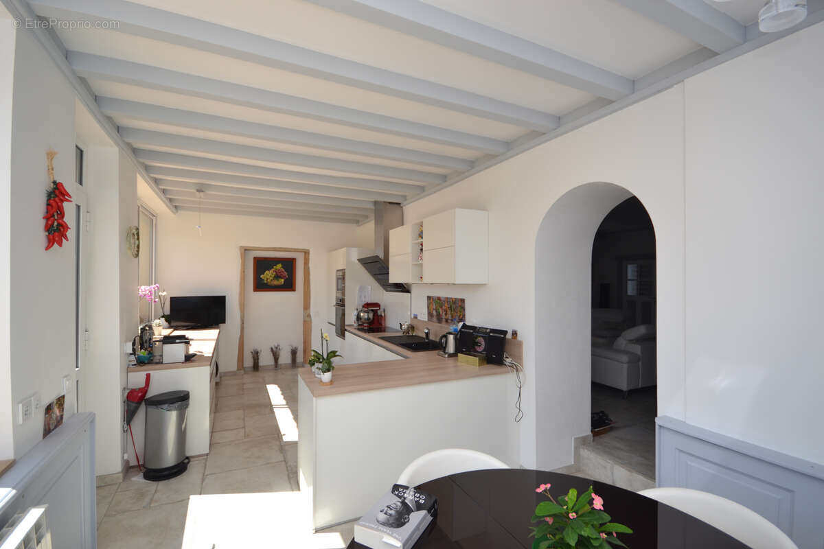 Maison à MONTMELAS-SAINT-SORLIN