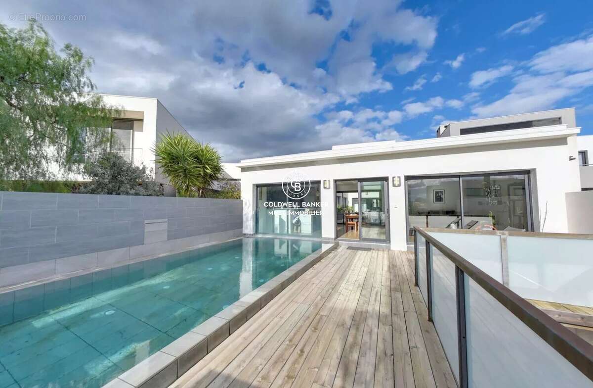 Maison à VILLENEUVE-DE-LA-RAHO