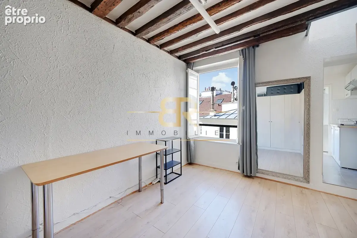 Centre de paris / studio / dernier étage - photo 2