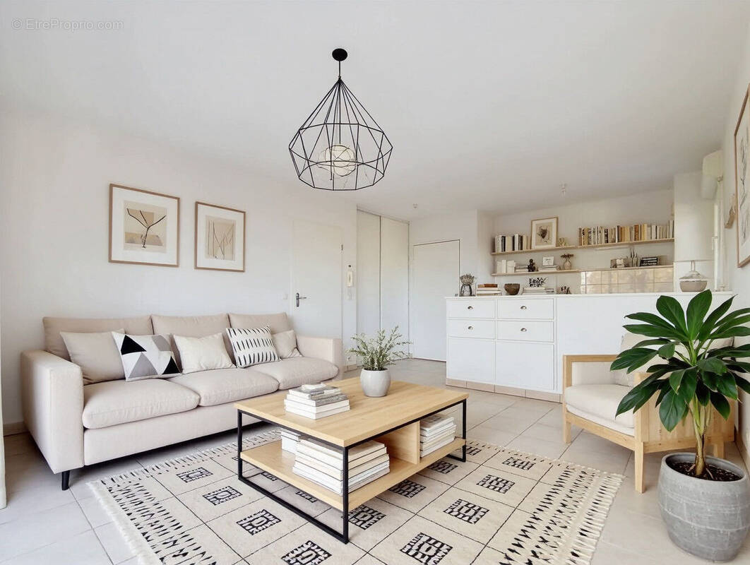 Appartement à PAREMPUYRE