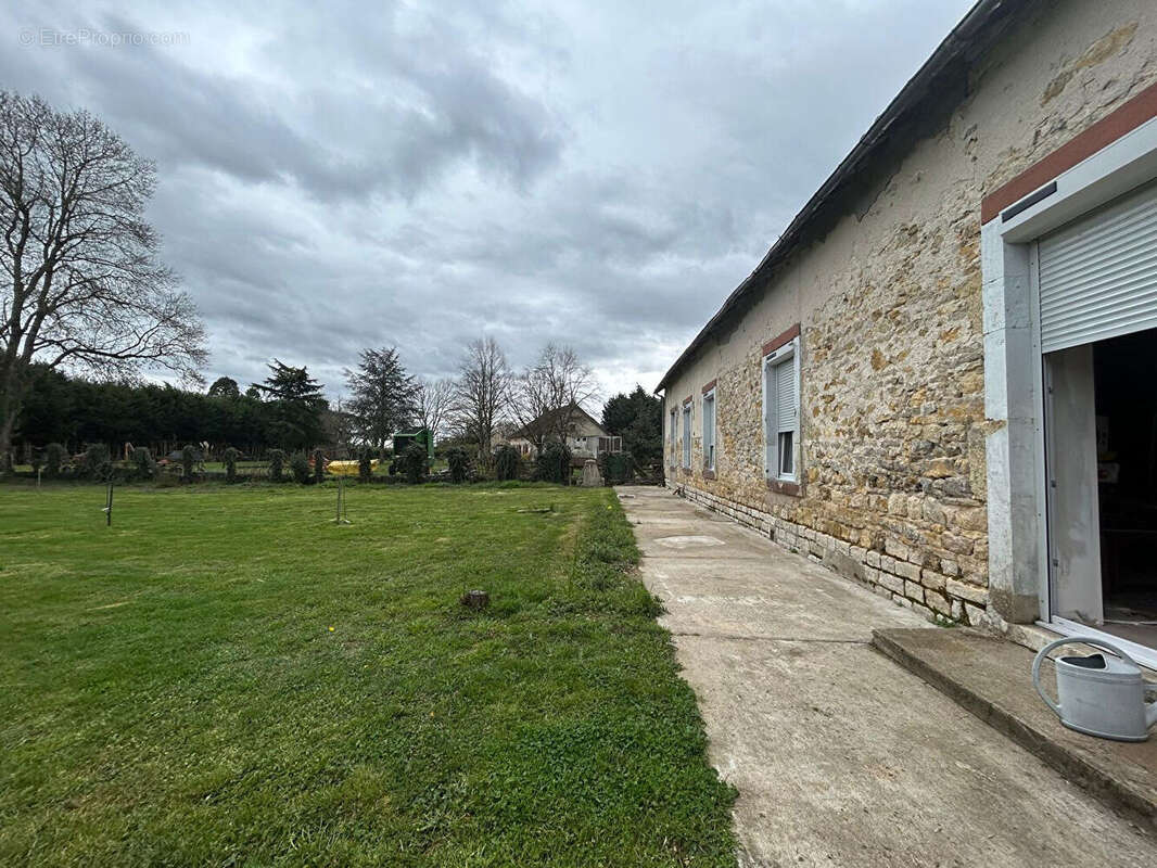 Maison à LURCY-LEVIS