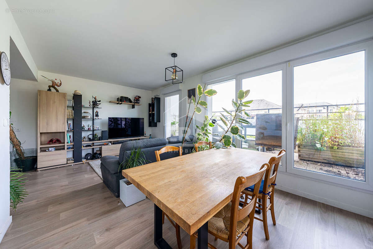 Appartement à MENNECY