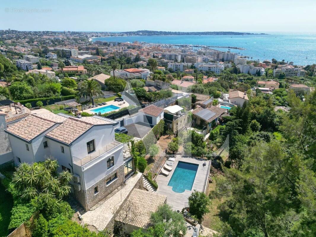 Maison à VALLAURIS