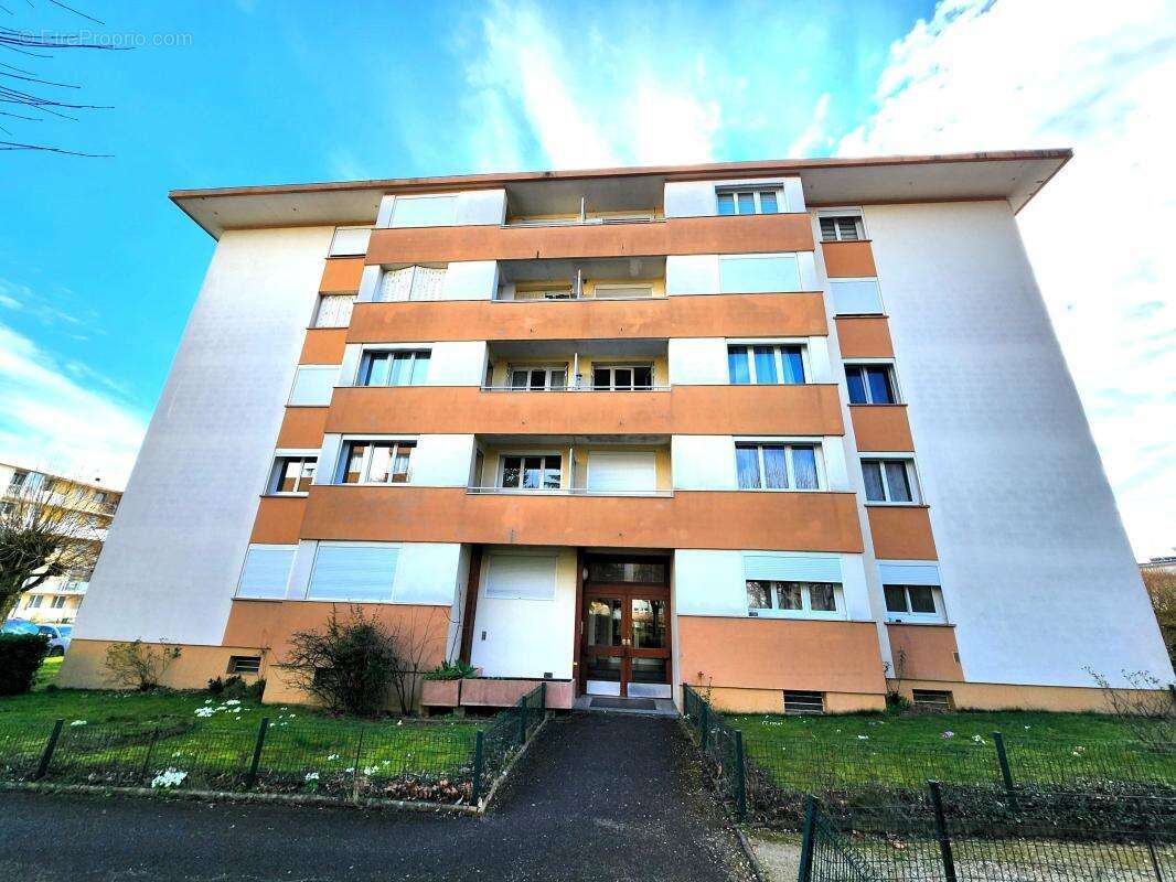 Appartement à CHENOVE