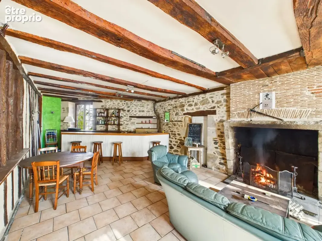 Une auberge historique au fort potentiel au cœur de Châlus - photo 3