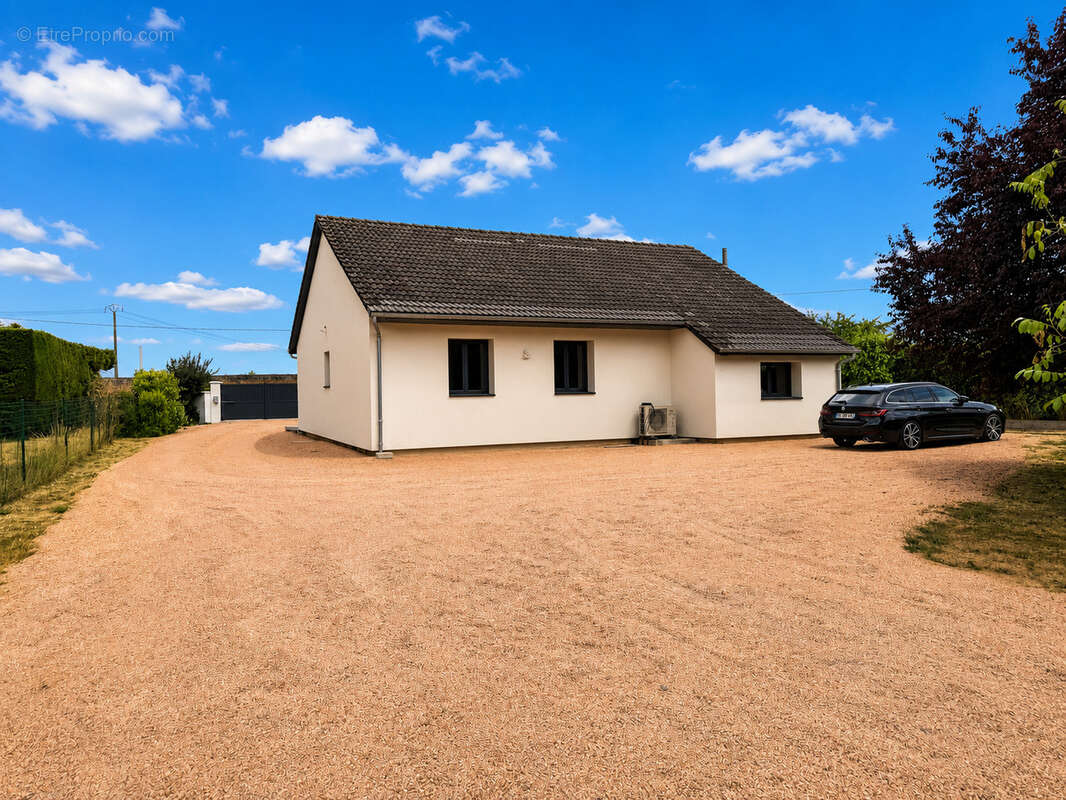 Maison de plain-pied entièrement rénovée   Terrain de 1 315 m2 - photo 11