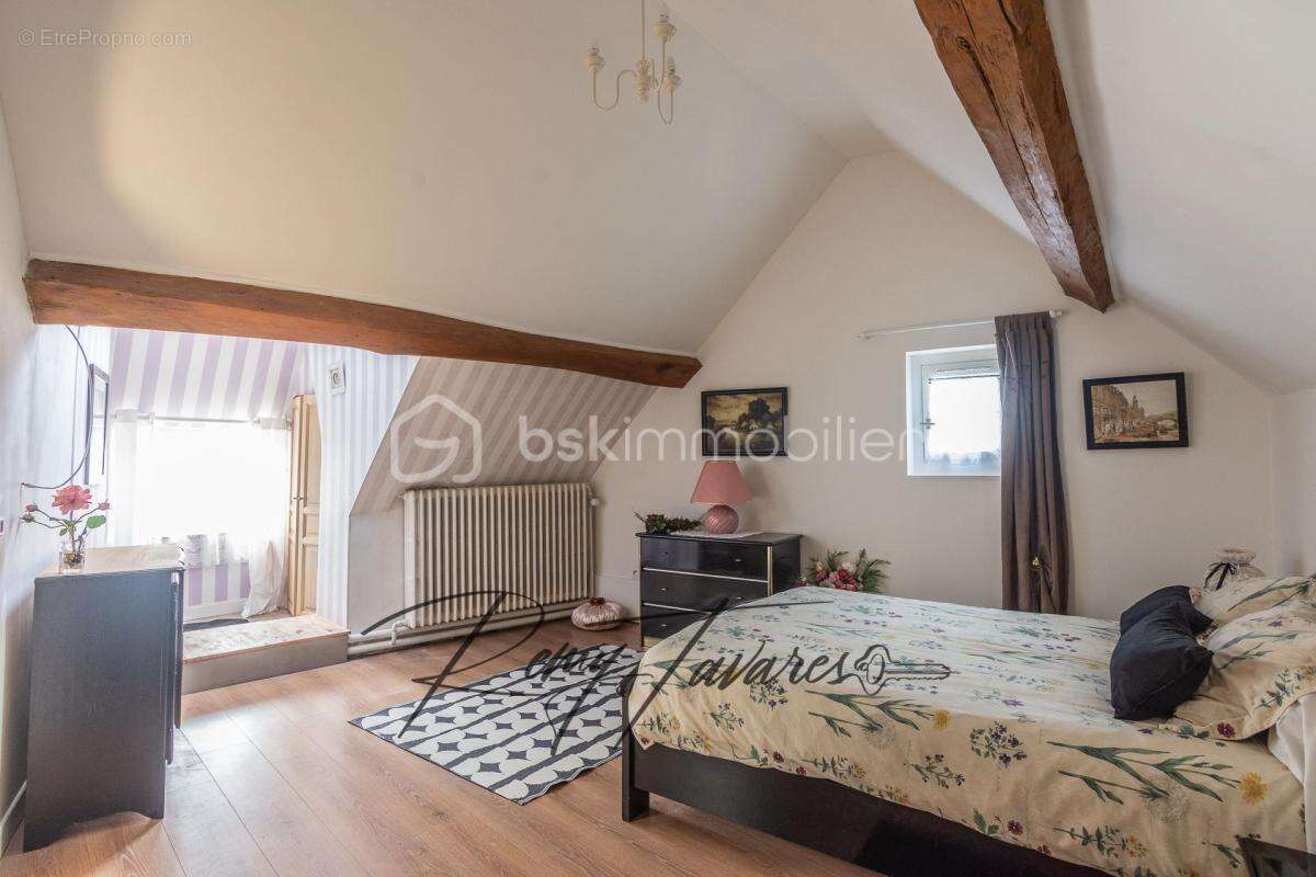 EXCLUSIVITÉ – Magnifique longère du XVIIe siècle à fort potentiel (300 m² et jusqu'à 7 Chambres) – Remauville - photo 11