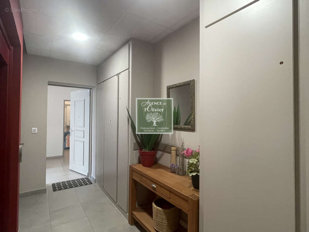 FONTVIEILLE - Appartement de 73 m2 au coeur du village - photo 3