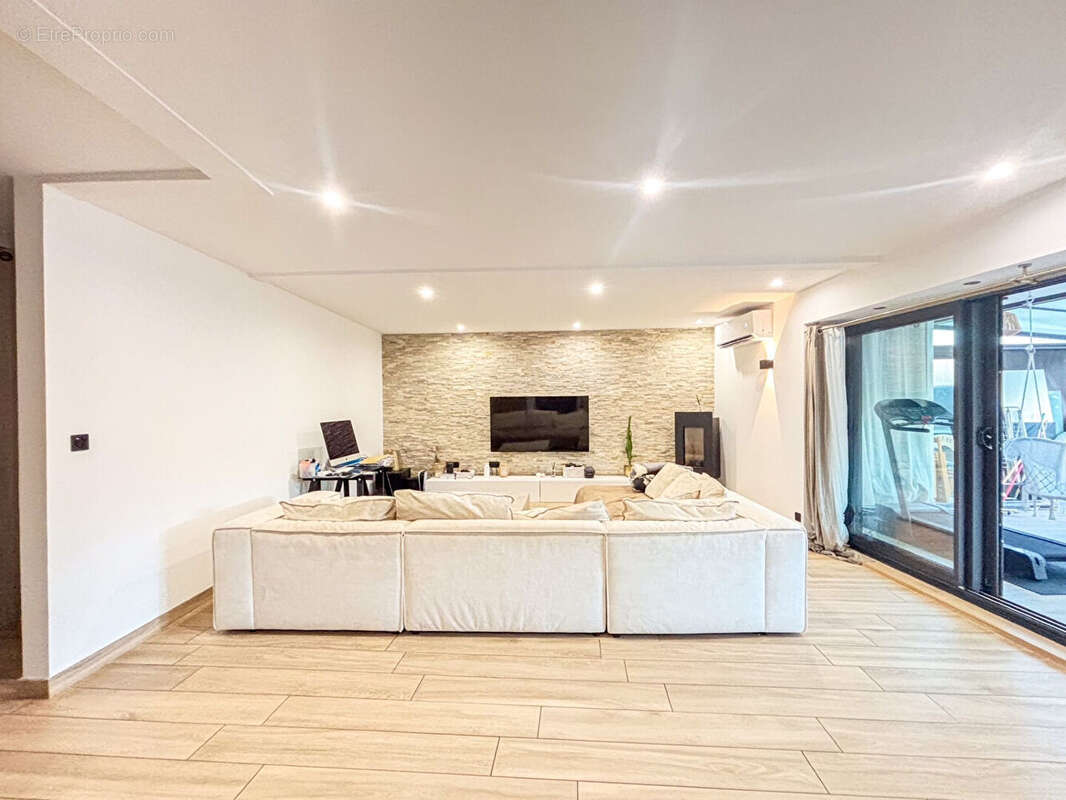 Appartement à LA VERPILLIERE