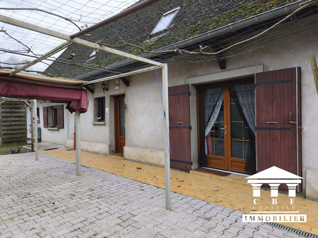 Maison à L'ABERGEMENT-SAINTE-COLOMBE