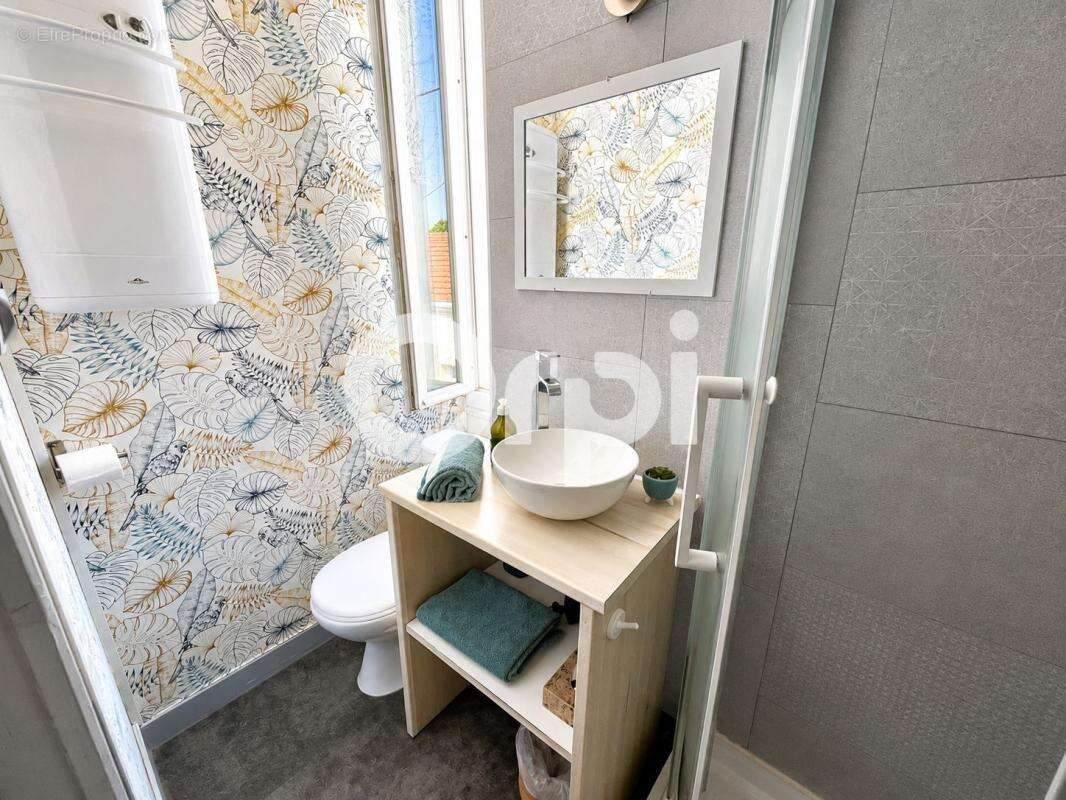 À VENDRE – Studio proche centre ville, universités et gare de La Rochelle - photo 5