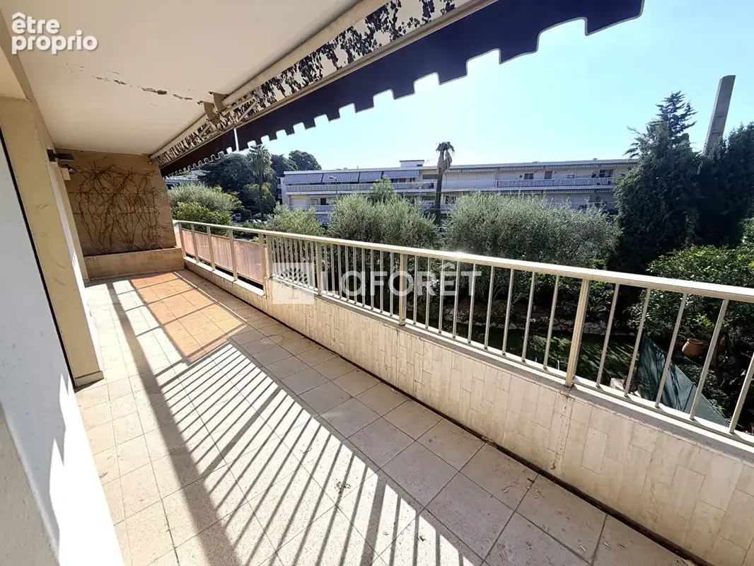 Cannes Oxford / Montrose : appartement 3/4 pièces 102 m² avec Box fermé et Cave - photo 4