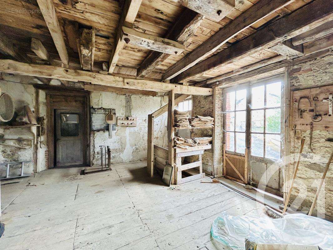 Maison à SAINT-LAURENT-SUR-GORRE