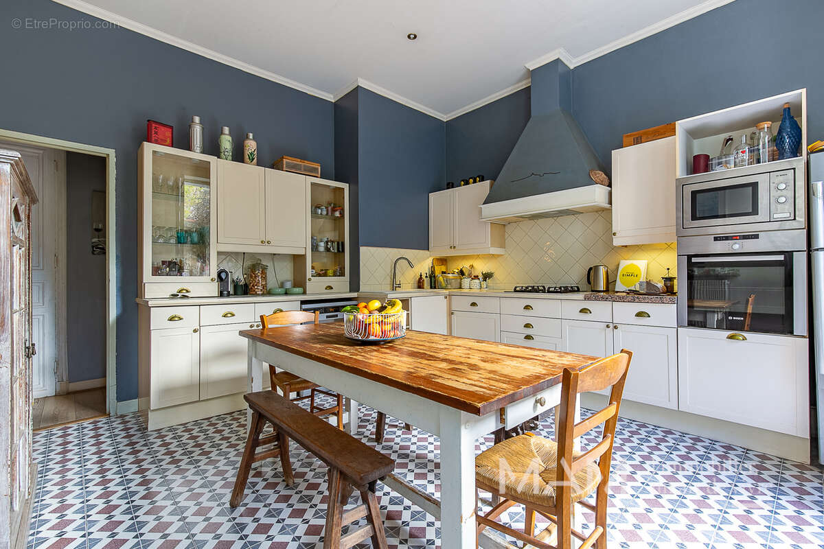 Appartement à MARSEILLE-6E