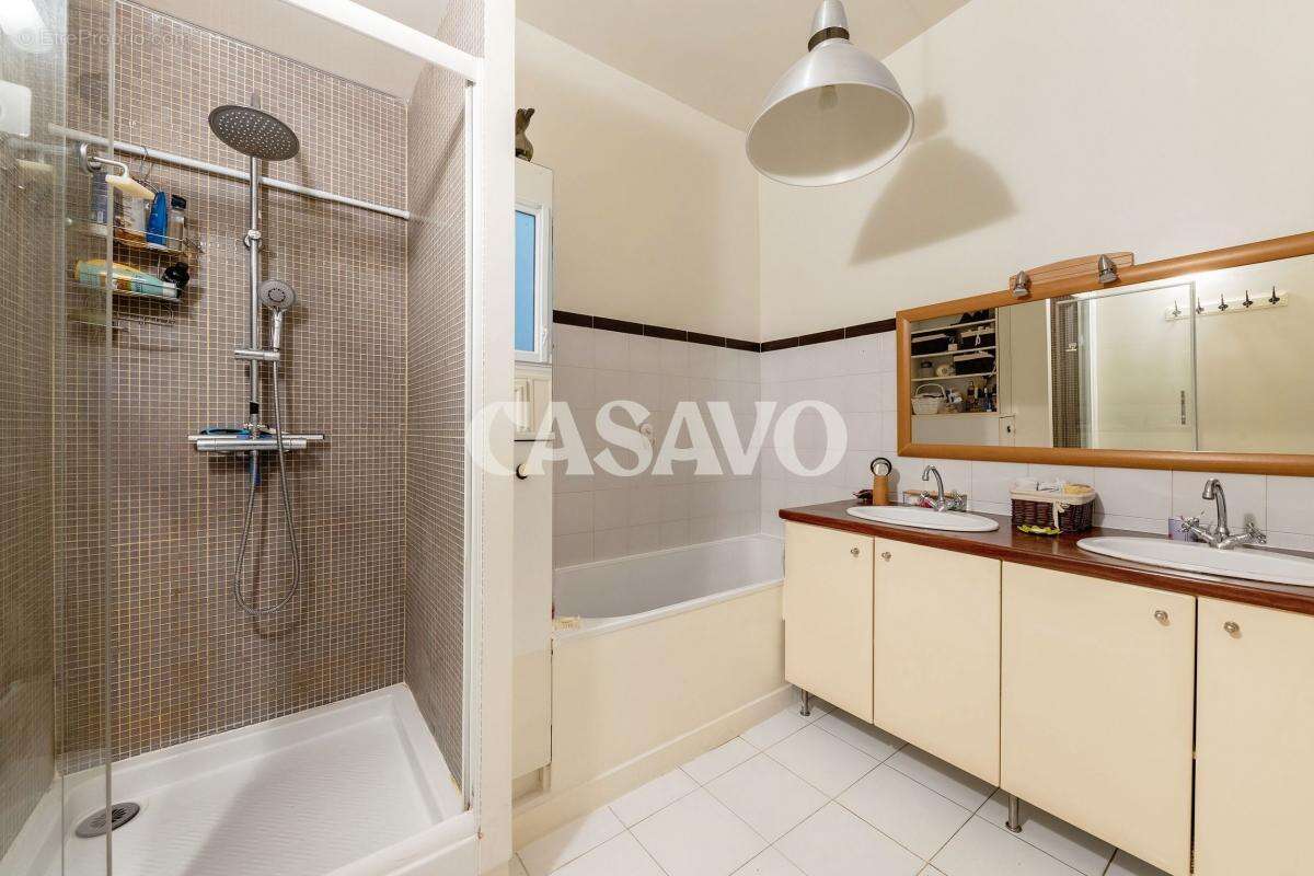 Appartement à PARIS-10E