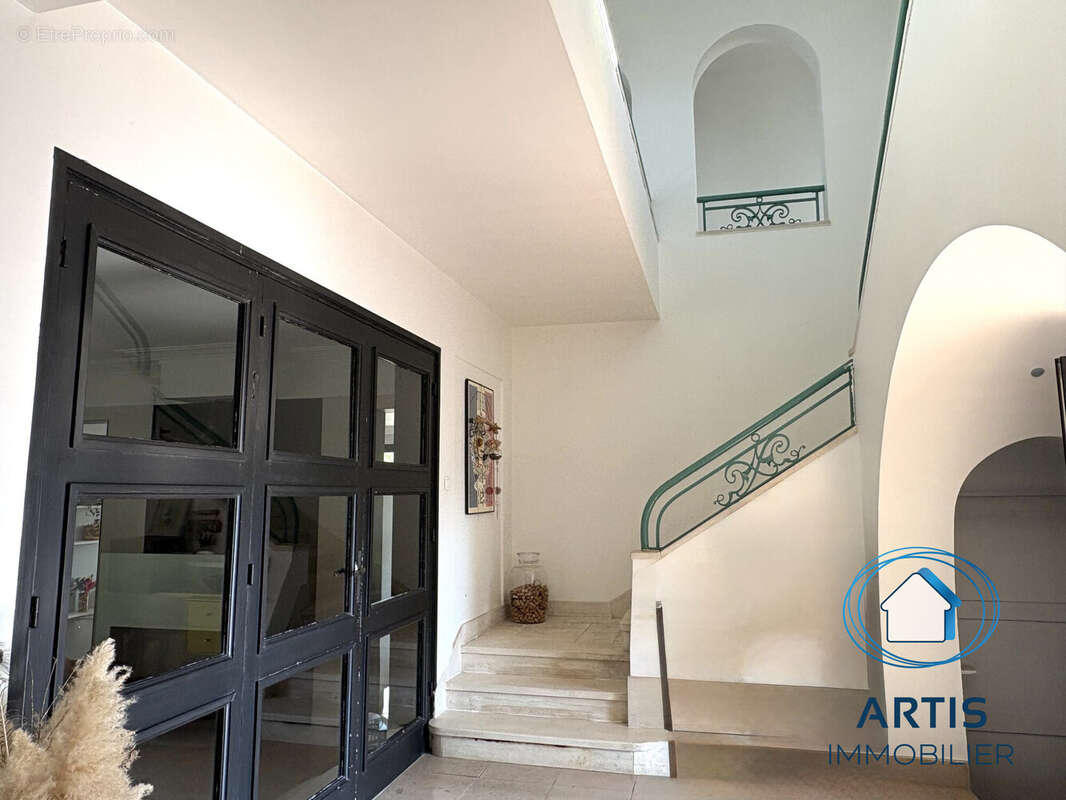Maison 350 m² à Saint-Vincent-De-Tyrosse  - photo 8