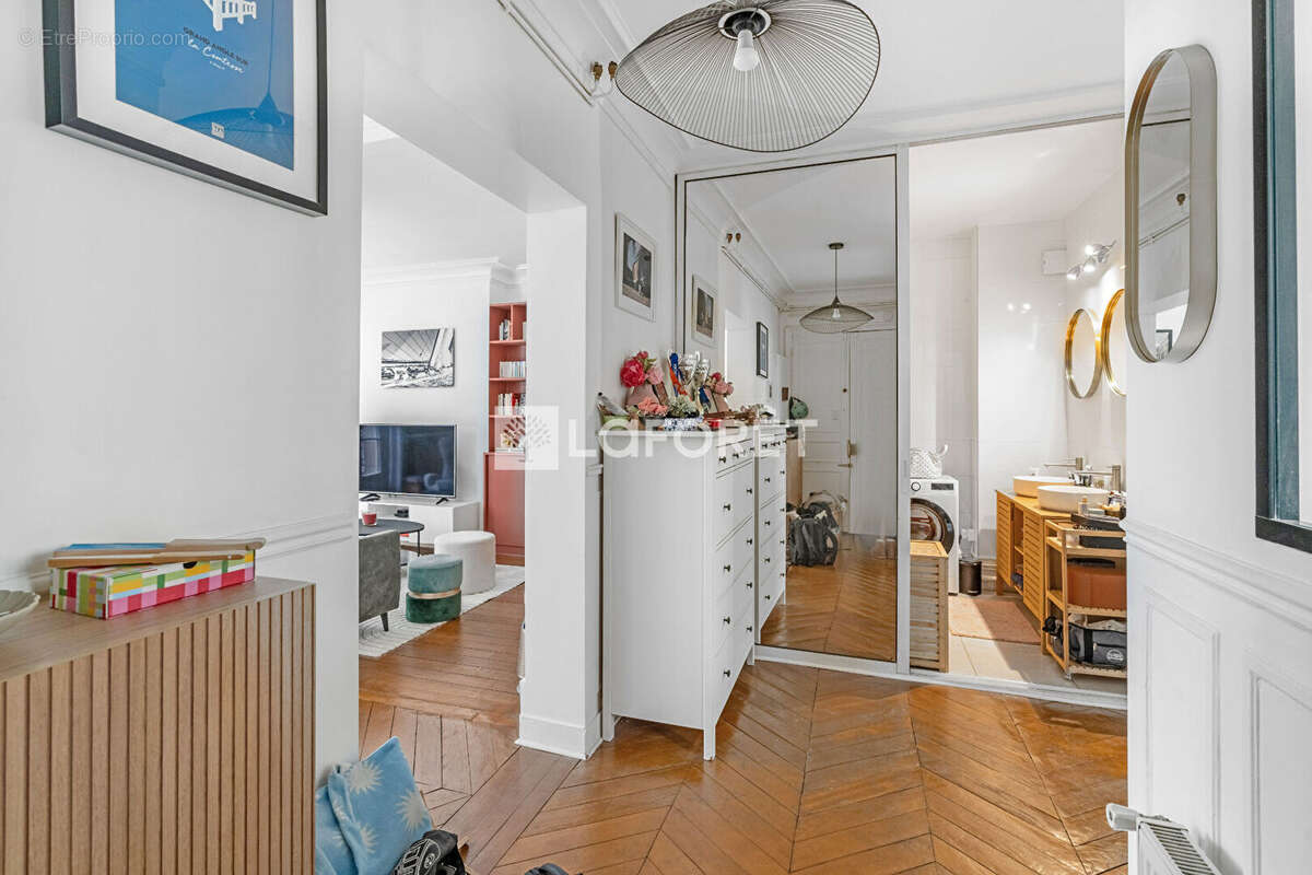 3 Pièces - 2 chambres - refait à neuf - Wagram Paris 17ème - photo 6