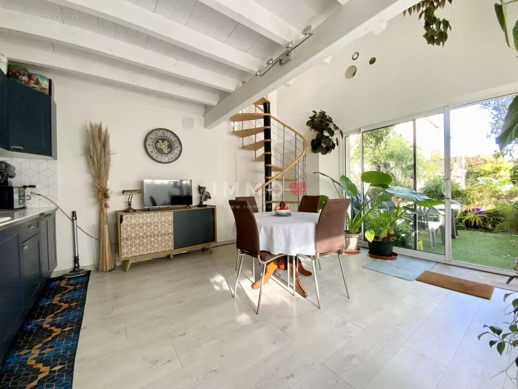 Maison à JUILLAC-LE-COQ