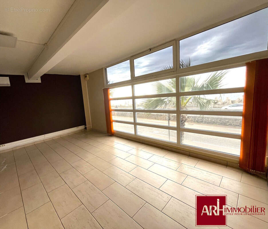 Commerce à LA POSSESSION