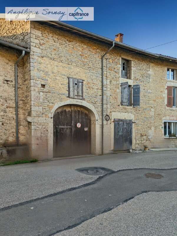 Maison à SAINT-JULIEN