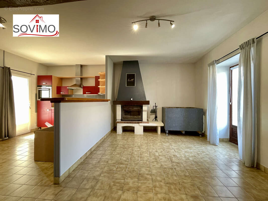 Laissez vous seduire par cette maison de campagne en pierre, nichée sur 3,41 ha en bord de rivière - photo 6