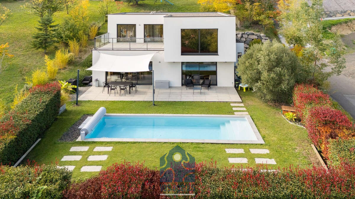 Maison à VEYRE-MONTON