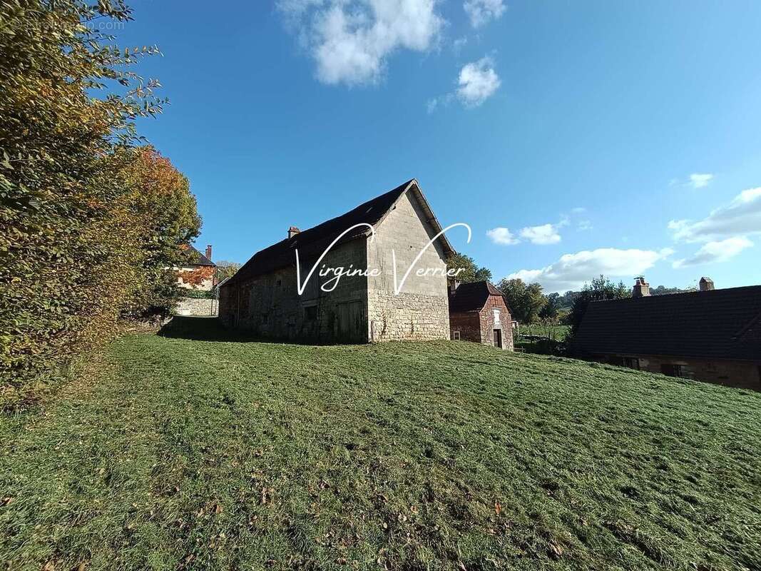 Maison à OBJAT
