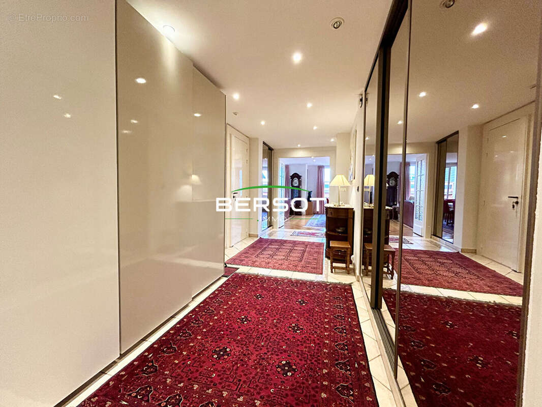 Appartement  4 pièces 149.23 m2 à deux pas de l'embarcadère et des Thermes - photo 6