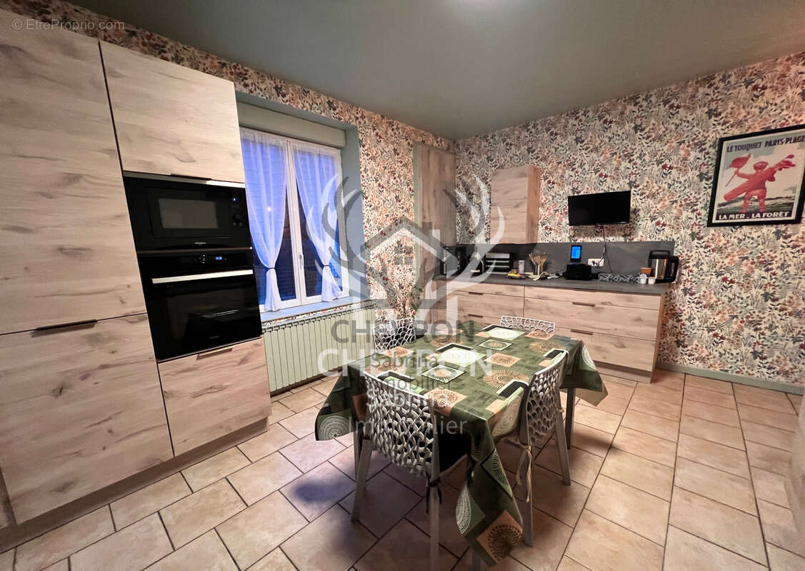 Maison à NEUFMANIL
