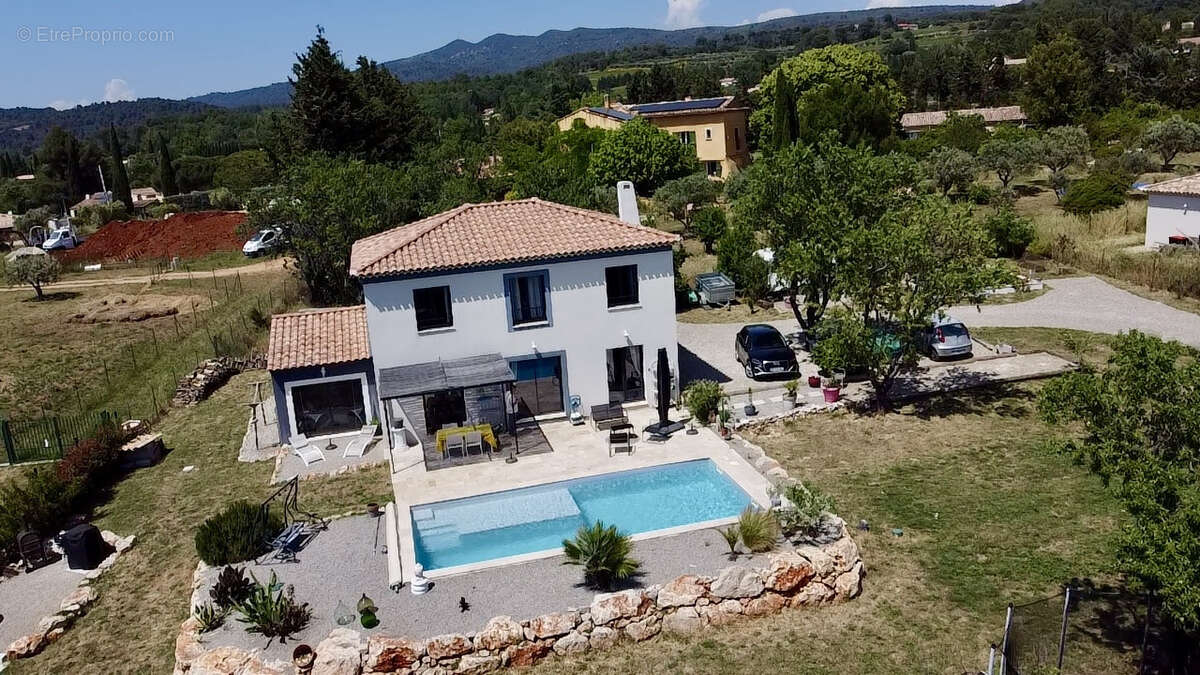 Maison à AUPS
