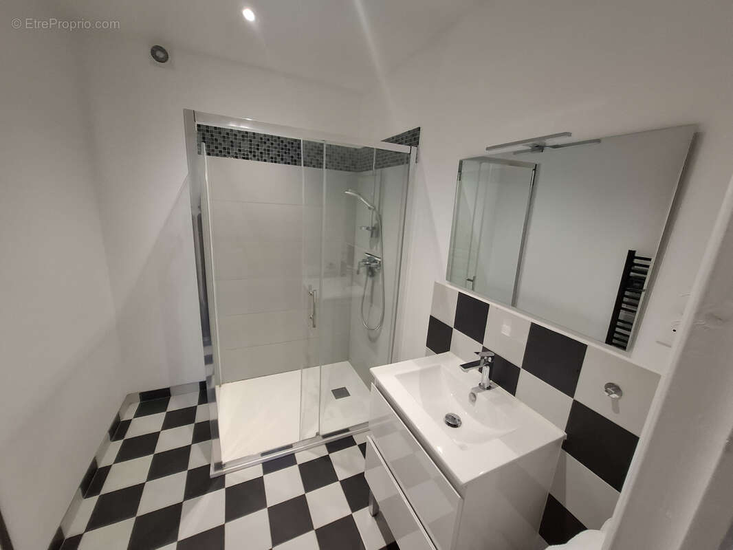 Appartement à FONTVIEILLE