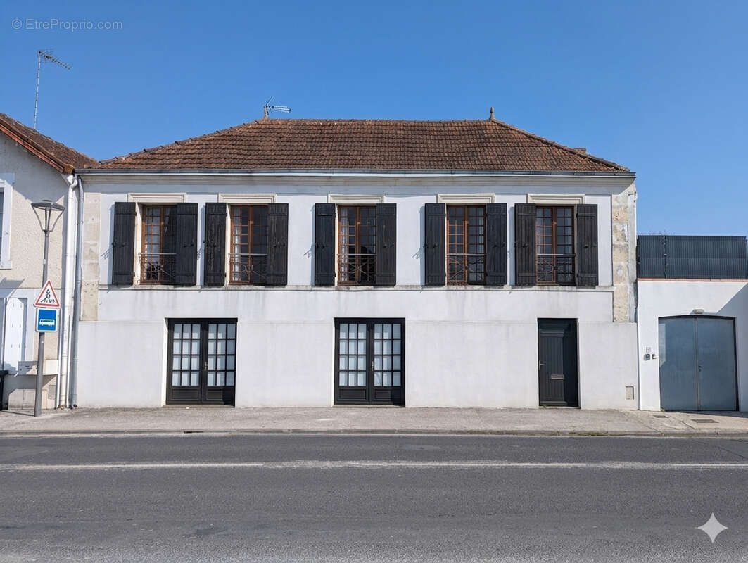 Maison à CHANIERS