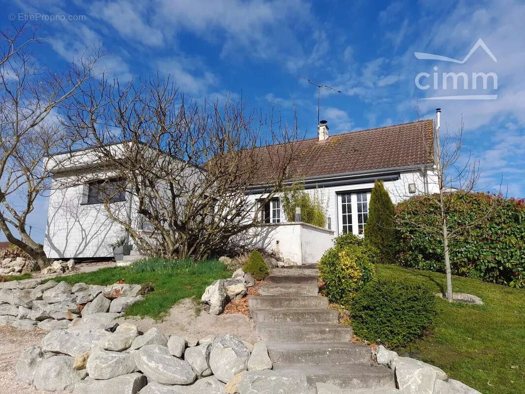 Maison à CHOUZY-SUR-CISSE