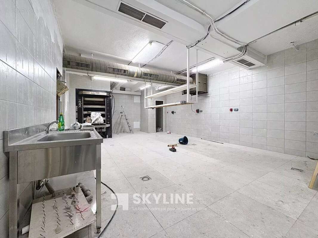 Commerce à MARSEILLE-1E