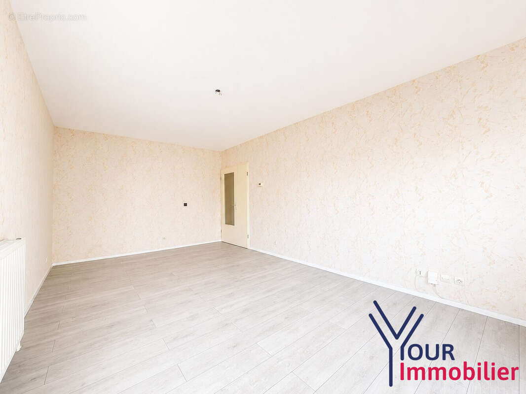 Appartement 89 m² à Bron  - photo 2