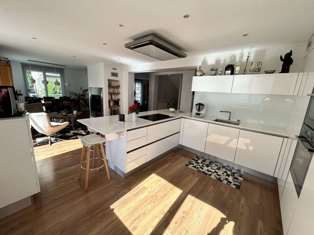 Maison à CRAN-GEVRIER