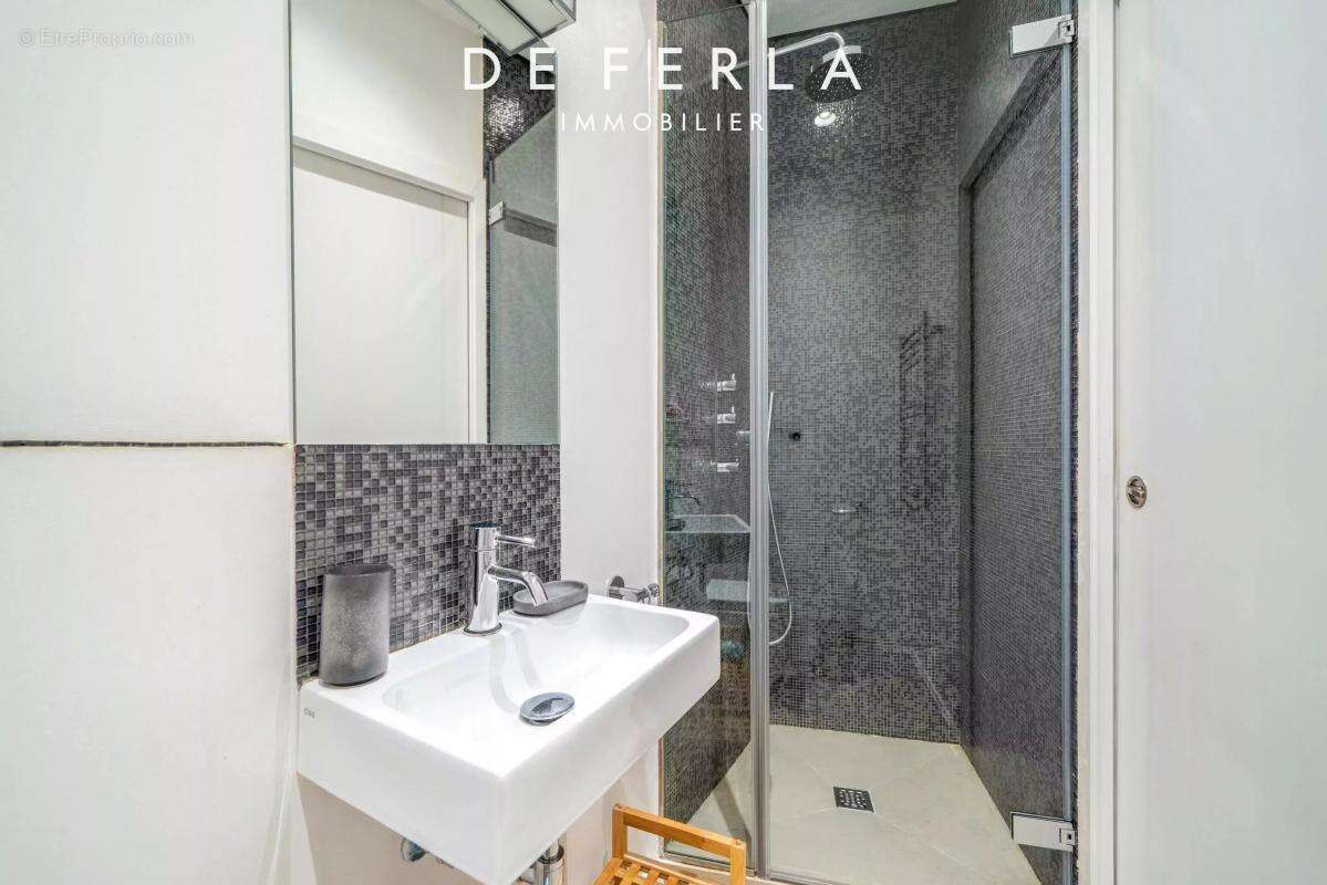 Appartement à PARIS-8E
