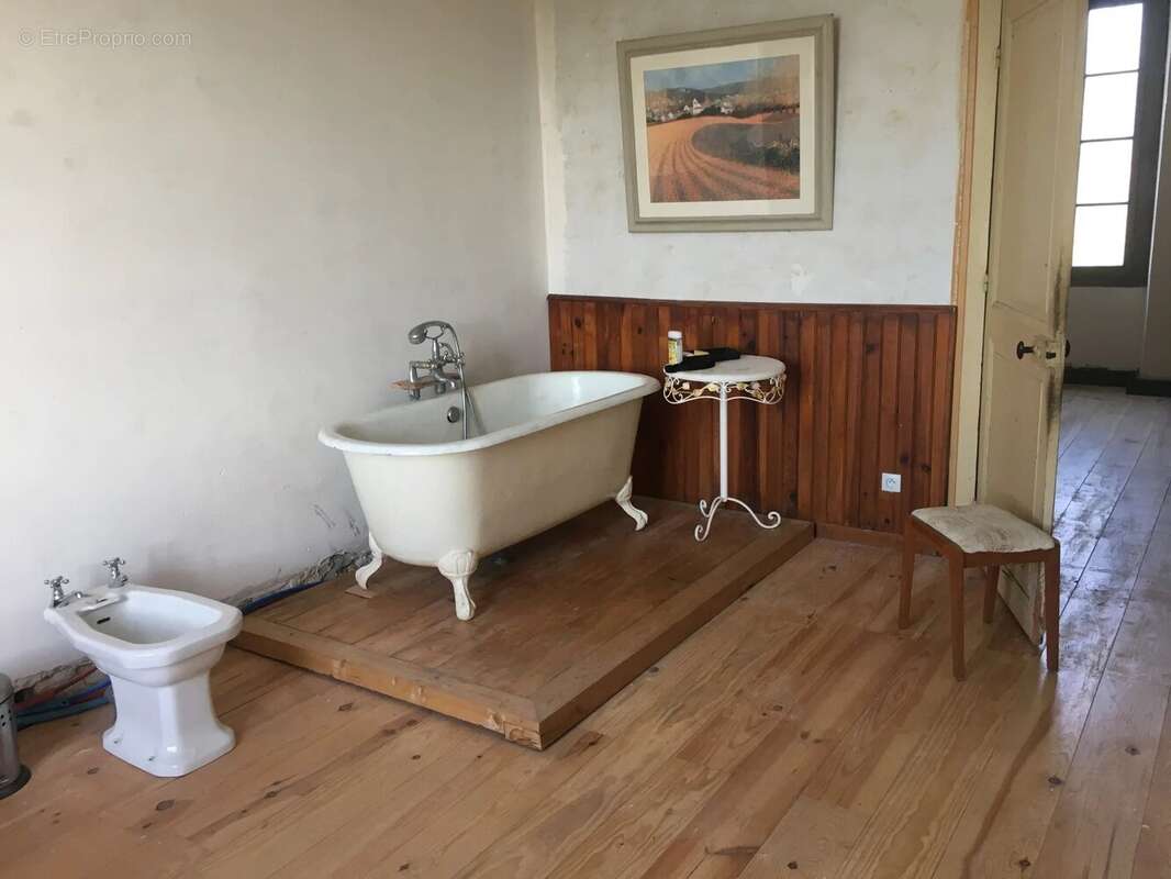 Maison à SAINT-MARTIAL-SUR-NE