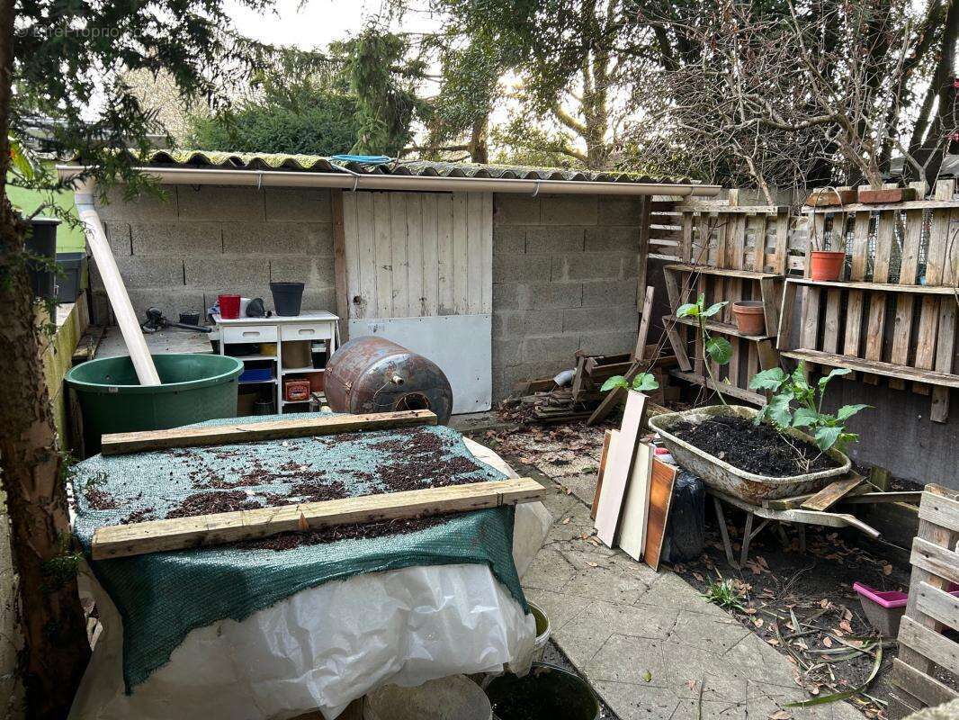 Appartement à LES PAVILLONS-SOUS-BOIS