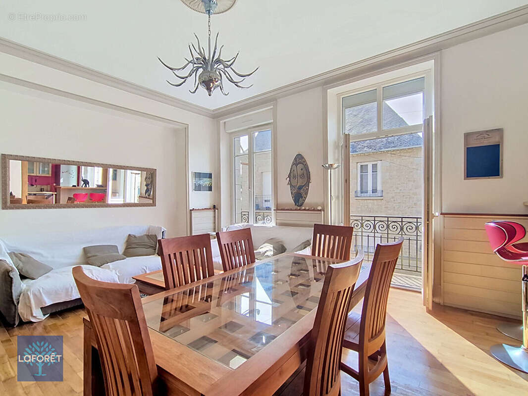 Appartement à FOUGERES