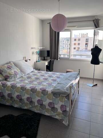 Appartement à MARSEILLE-4E