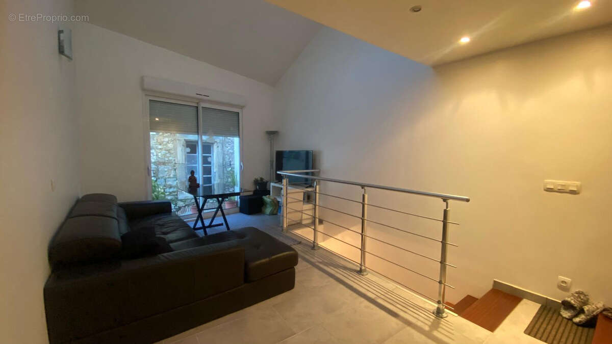 Appartement à LEZIGNAN-CORBIERES